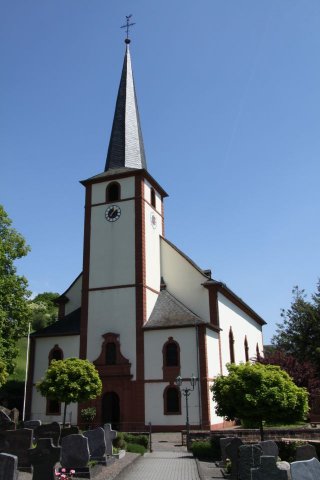 Dreis_Kirche  Foto Moseleifel
